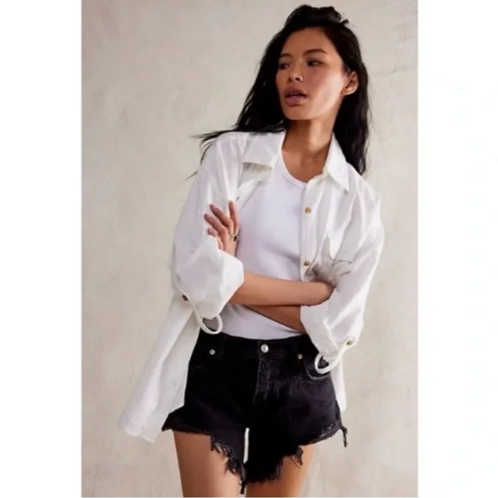 We The Free x Free People Westwood Mid-Rise High Low Short (see description *)